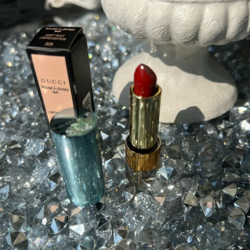 Gucci unique lipstick
